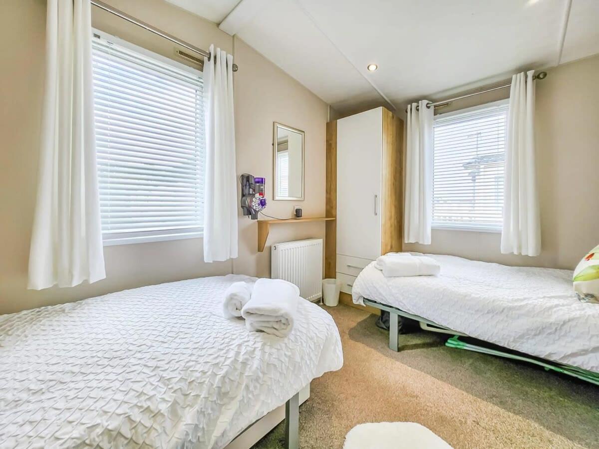 Escape To Paradise At Pevensey Bay Holiday Park 13 Woodland Walkヴィラ エクステリア 写真