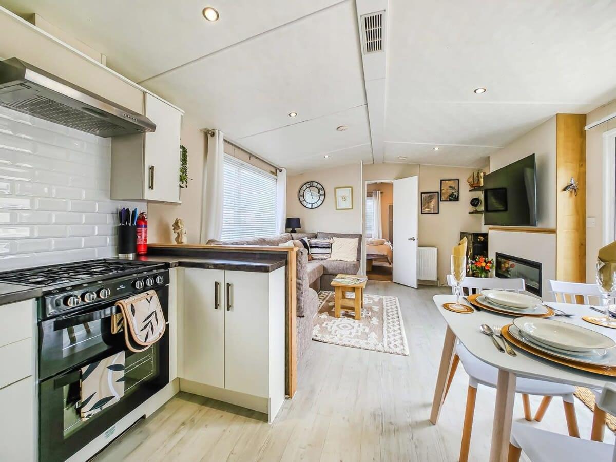 Escape To Paradise At Pevensey Bay Holiday Park 13 Woodland Walkヴィラ エクステリア 写真
