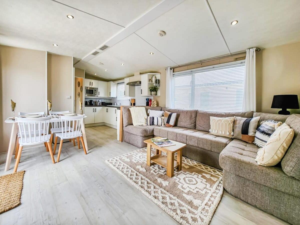 Escape To Paradise At Pevensey Bay Holiday Park 13 Woodland Walkヴィラ エクステリア 写真