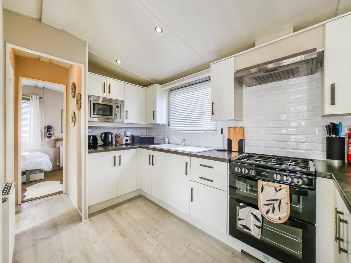 Escape To Paradise At Pevensey Bay Holiday Park 13 Woodland Walkヴィラ エクステリア 写真